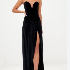Strapless Sweetheart Neckline Velvet Dress